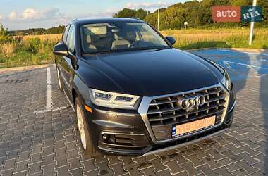 Внедорожник / Кроссовер Audi Q5 2018 в 