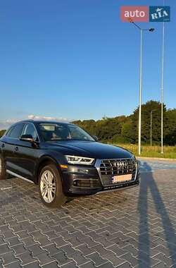 Внедорожник / Кроссовер Audi Q5 2018 в 