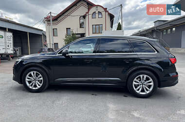 Внедорожник / Кроссовер Audi Q5 2025 в Тернополе