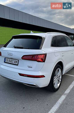 Внедорожник / Кроссовер Audi Q5 2018 в 