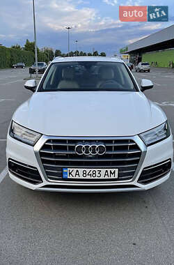 Внедорожник / Кроссовер Audi Q5 2018 в 
