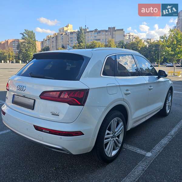 Внедорожник / Кроссовер Audi Q5 2017 в Киеве