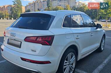 Внедорожник / Кроссовер Audi Q5 2017 в 