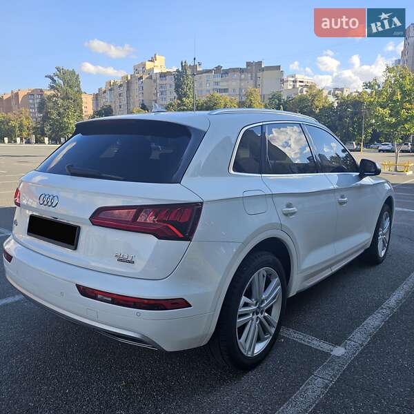 Внедорожник / Кроссовер Audi Q5 2017 в Киеве