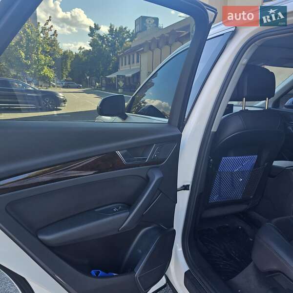 Внедорожник / Кроссовер Audi Q5 2017 в Киеве