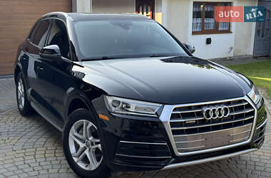 Внедорожник / Кроссовер Audi Q5 2018 в 