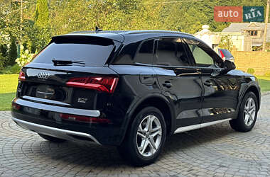 Внедорожник / Кроссовер Audi Q5 2018 в 