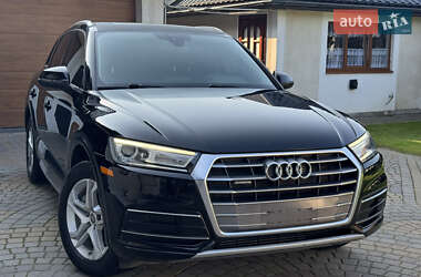 Внедорожник / Кроссовер Audi Q5 2018 в 