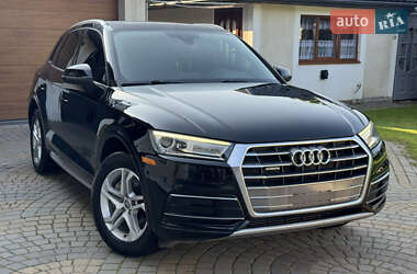 Внедорожник / Кроссовер Audi Q5 2018 в 