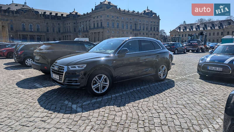 Внедорожник / Кроссовер Audi Q5 2018 в 