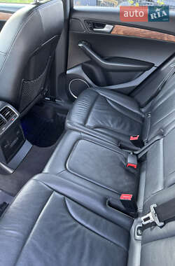 Внедорожник / Кроссовер Audi Q5 2011 в 