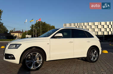 Позашляховик / Кросовер Audi Q5 2015 в 