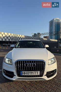 Позашляховик / Кросовер Audi Q5 2015 в 