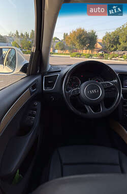 Позашляховик / Кросовер Audi Q5 2015 в 