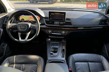 Внедорожник / Кроссовер Audi Q5 2017 в 