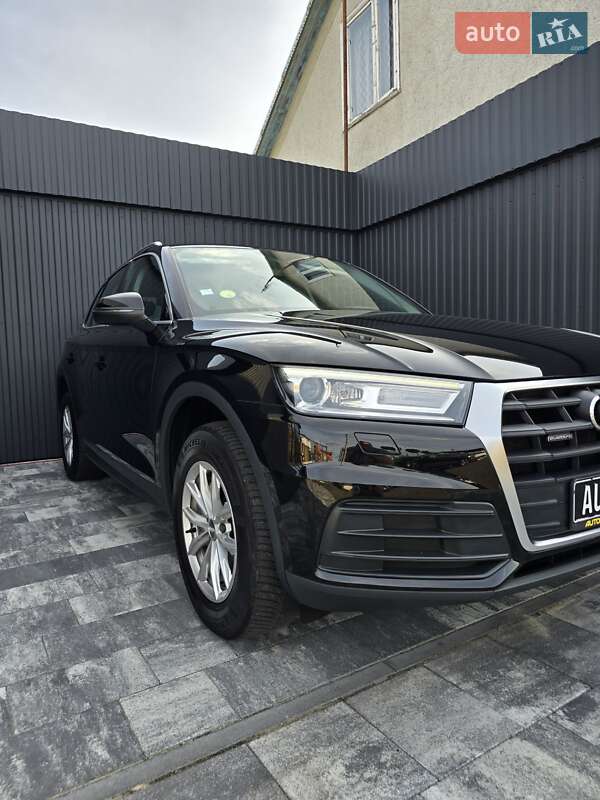 Позашляховик / Кросовер Audi Q5 2018 в Луцьку