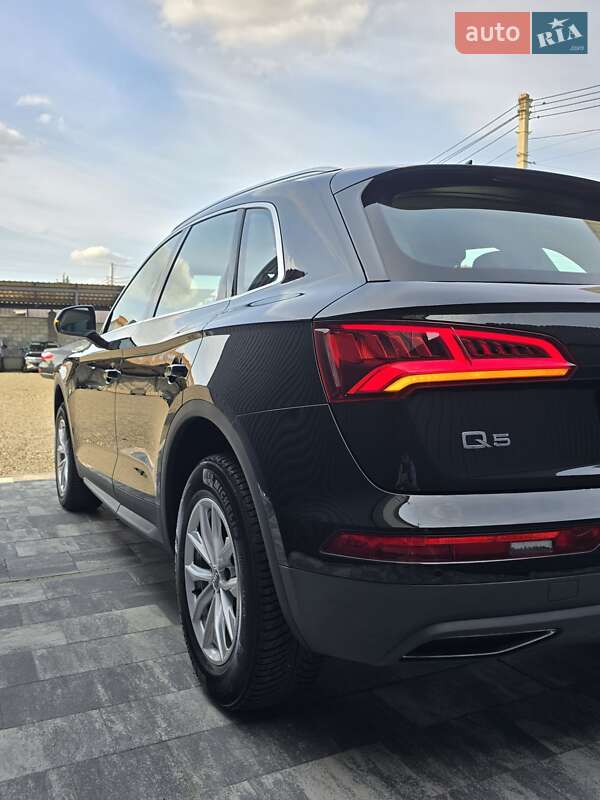 Позашляховик / Кросовер Audi Q5 2018 в Луцьку