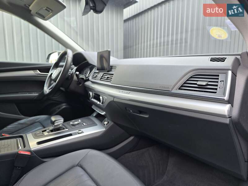 Позашляховик / Кросовер Audi Q5 2018 в Луцьку