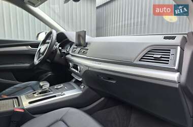 Позашляховик / Кросовер Audi Q5 2018 в 