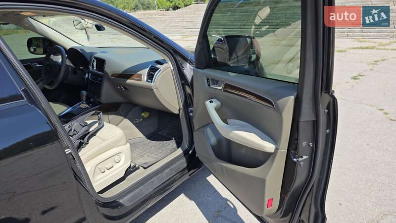 Внедорожник / Кроссовер Audi Q5 2011 в Запорожье
