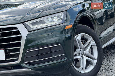 Внедорожник / Кроссовер Audi Q5 2017 в 