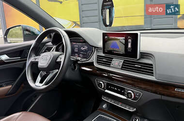 Внедорожник / Кроссовер Audi Q5 2017 в 