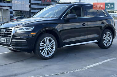 Внедорожник / Кроссовер Audi Q5 2018 в 