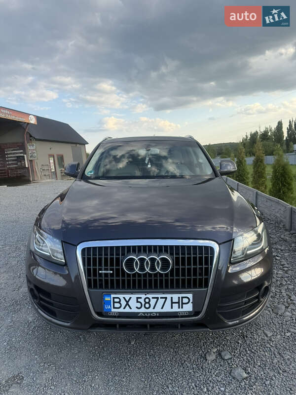 Внедорожник / Кроссовер Audi Q5 2011 в 
