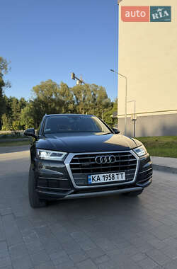 Внедорожник / Кроссовер Audi Q5 2018 в 