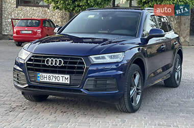 Внедорожник / Кроссовер Audi Q5 2017 в 