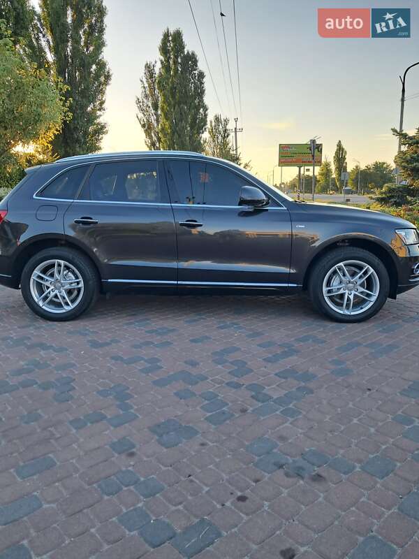 Внедорожник / Кроссовер Audi Q5 2015 в Днепре