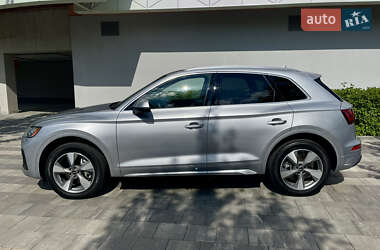 Внедорожник / Кроссовер Audi Q5 2022 в 