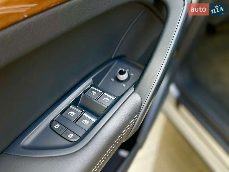 Внедорожник / Кроссовер Audi Q5 2022 в Киеве