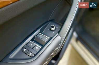 Внедорожник / Кроссовер Audi Q5 2022 в 
