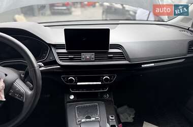 Внедорожник / Кроссовер Audi Q5 2018 в 