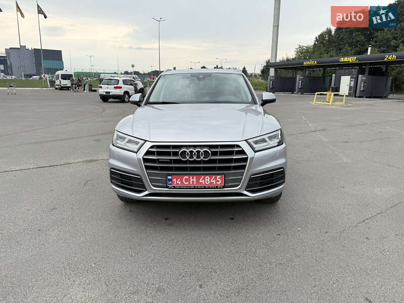 Внедорожник / Кроссовер Audi Q5 2017 в 