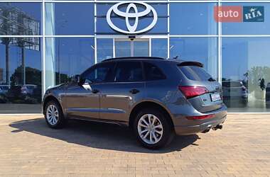 Внедорожник / Кроссовер Audi Q5 2015 в 