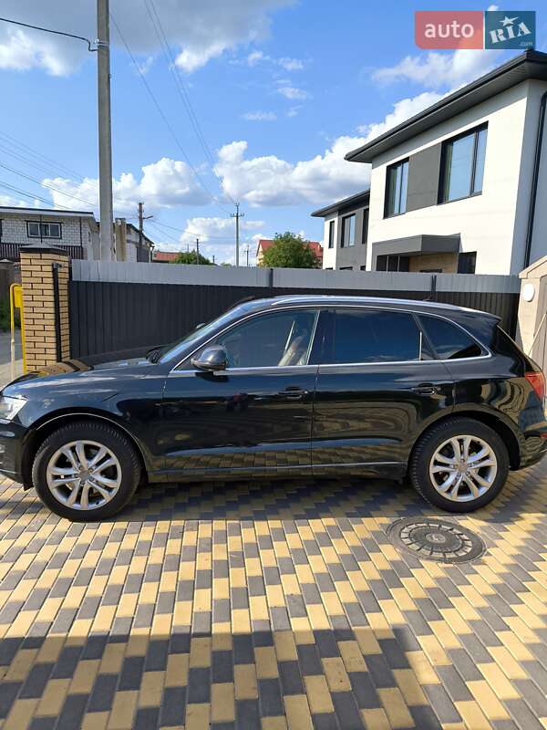 Внедорожник / Кроссовер Audi Q5 2009 в Петропавловской Борщаговке