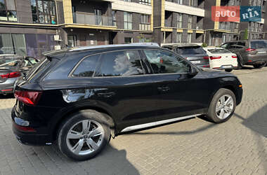Внедорожник / Кроссовер Audi Q5 2018 в 