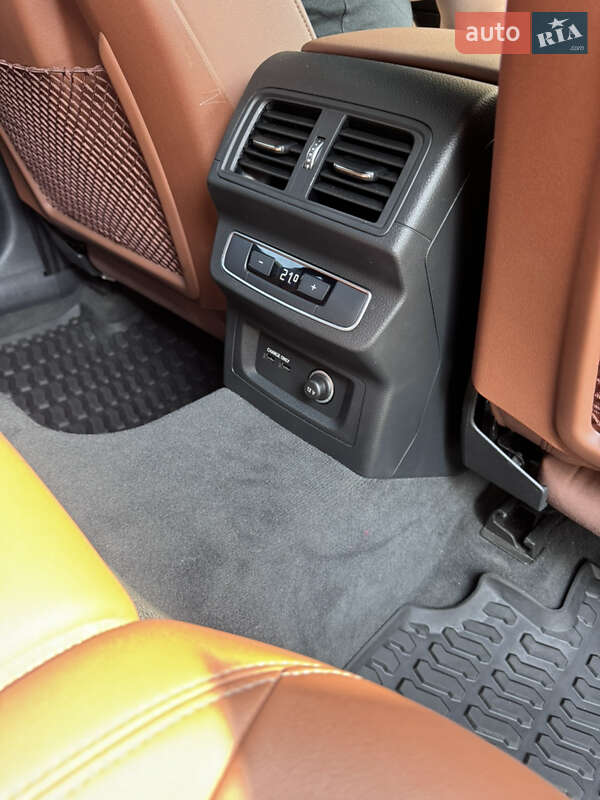 Внедорожник / Кроссовер Audi Q5 2021 в Киеве