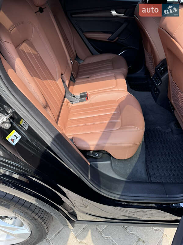 Внедорожник / Кроссовер Audi Q5 2021 в Киеве