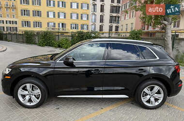 Внедорожник / Кроссовер Audi Q5 2018 в 