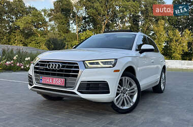 Внедорожник / Кроссовер Audi Q5 2017 в 