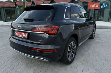 Внедорожник / Кроссовер Audi Q5 2021 в 