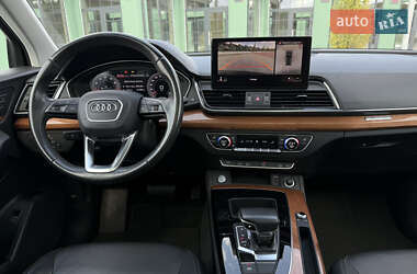 Внедорожник / Кроссовер Audi Q5 2021 в 
