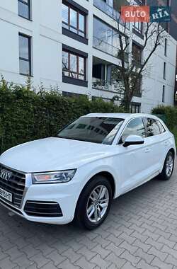Внедорожник / Кроссовер Audi Q5 2018 в 