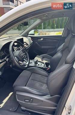 Внедорожник / Кроссовер Audi Q5 2018 в 
