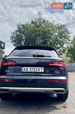 Внедорожник / Кроссовер Audi Q5 2018 в 