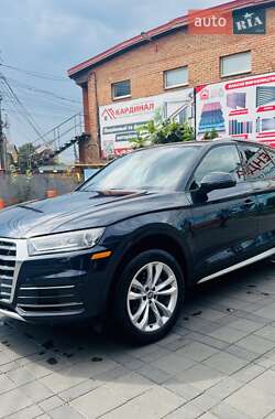 Внедорожник / Кроссовер Audi Q5 2018 в 