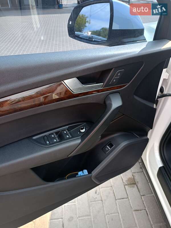 Внедорожник / Кроссовер Audi Q5 2017 в Тернополе
